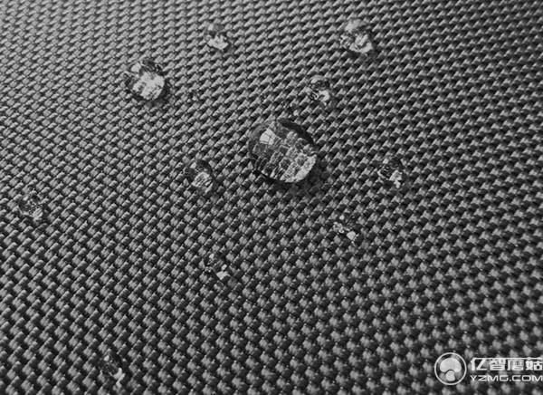 你敢背嗎？15600mAh容量的電池背包還帶仨風扇