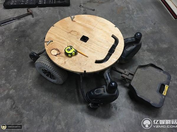 超怪異的電動代步車：看上去像是一個籠子