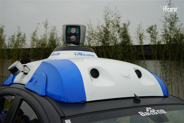 百度無人車亮相烏鎮 內景首曝光:顯示屏搶眼