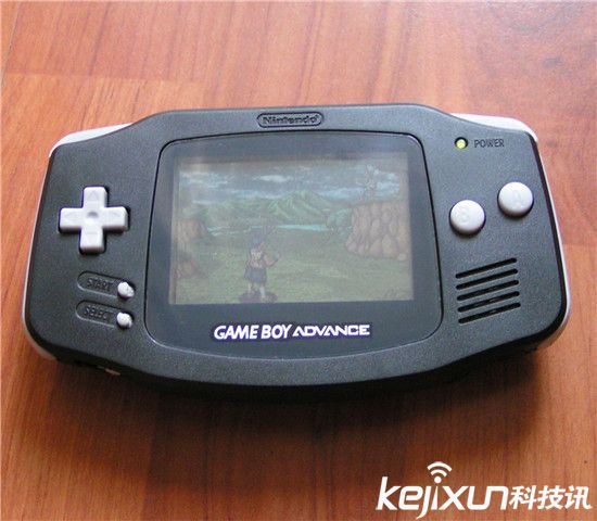 大神自制掌機(jī)Game Boy 或?yàn)槭郎献钚〉挠螒驒C(jī)