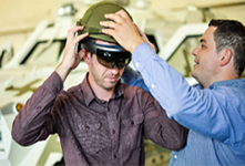 微軟HoloLens軍事應用 坦克內可看清外部環(huán)境
