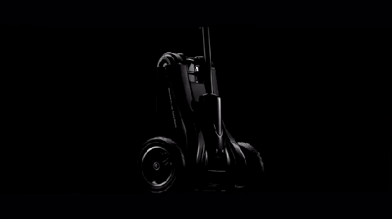 有了這款帥氣便宜的電滑板車 上班高峰不被擠懷孕