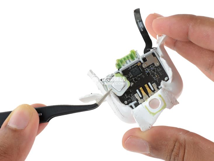 AirPods做工怎么樣 AirPods無線耳機拆機圖解評測