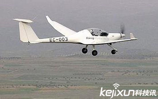 我國首架氫燃料電池飛機試飛成功 飛行全程零污染排放