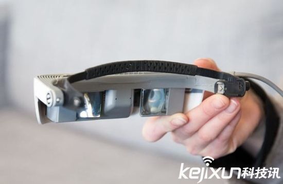美國科技公司打造AR眼罩 幫助低視力患者恢復視力 