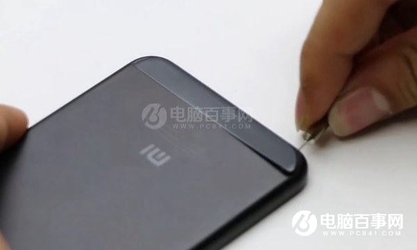 小米5C后蓋怎么打開？能換嗎？小米5c拆后蓋教程