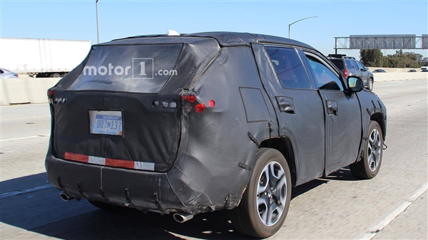更陽剛！豐田發布新一代RAV4預告圖：2019年國產上市