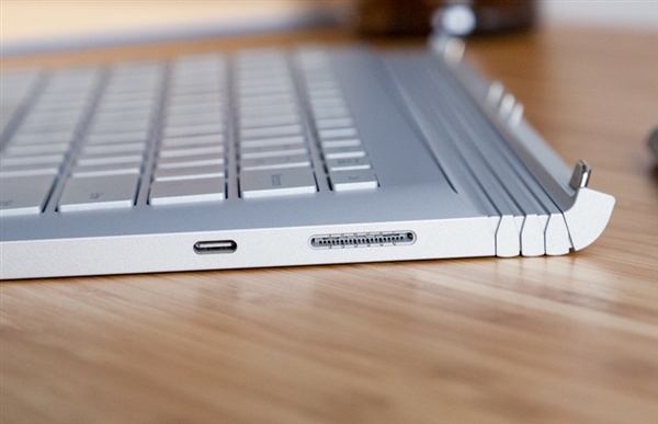 微軟推廉價(jià)版Surface Book 2二合一本：一天漲價(jià)1200元