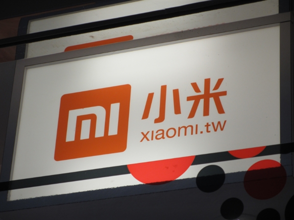 小米Max 3保護套曝光：豎排雙攝+背部指紋識別
