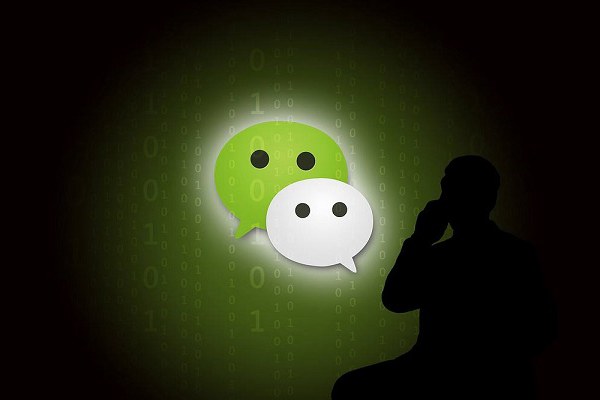 微信收藏拼長圖發朋友圈教程 微信怎么拼圖？
