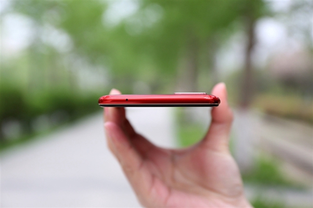 OPPO R15夢(mèng)鏡版值得買嗎？OPPO R15夢(mèng)鏡版評(píng)測(cè)