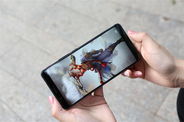 紅魔游戲手機值得買嗎 努比亞紅魔游戲手機評測