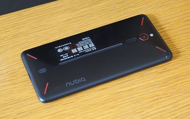 開黑和吃雞用什么手機好 2018適合玩游戲的手機推薦