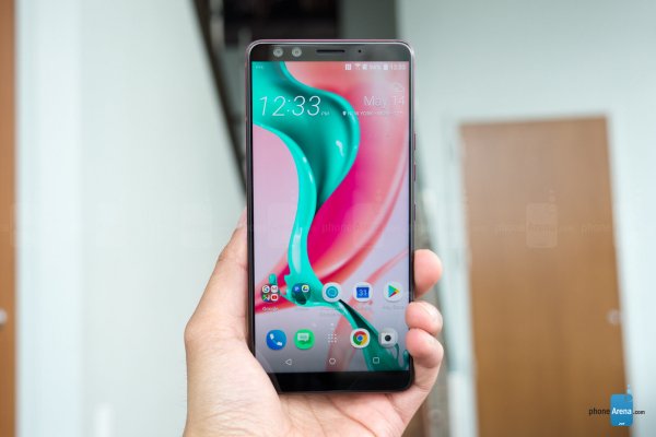 HTC U12+真機(jī)上手圖賞：看起來(lái)相當(dāng)漂亮