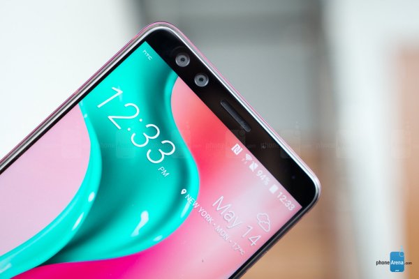 HTC U12+真機(jī)上手圖賞：看起來(lái)相當(dāng)漂亮