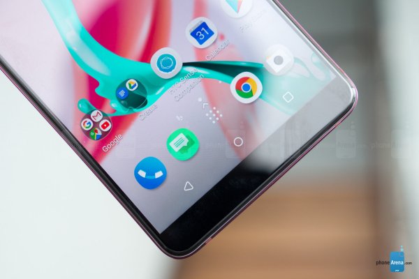 HTC U12+真機(jī)上手圖賞：看起來(lái)相當(dāng)漂亮