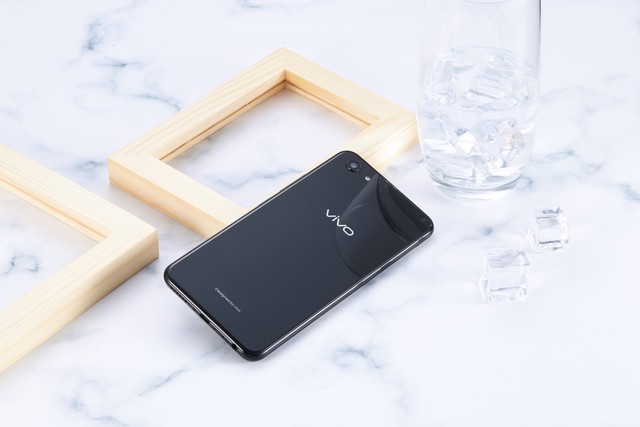 vivo Y83和X21哪個好？vivo X21和vivo Y83區別對比
