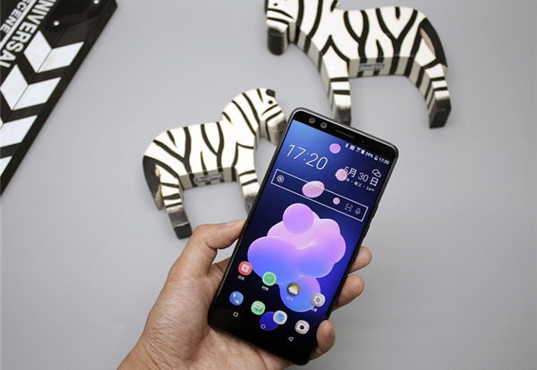 HTC U12+評測：旗艦配置與做工，解鎖新技能還需VR加持
