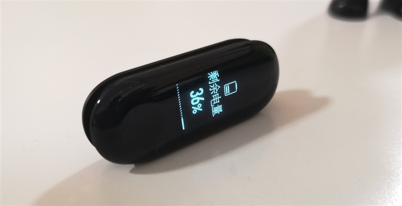 續(xù)航超20天！小米手環(huán)3評測：大屏幕+50米防水