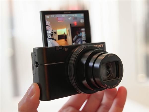 索尼新黑卡RX100 VI發布：配24-200鏡頭
