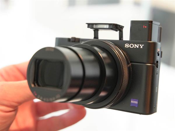 索尼新黑卡RX100 VI發布：配24-200鏡頭