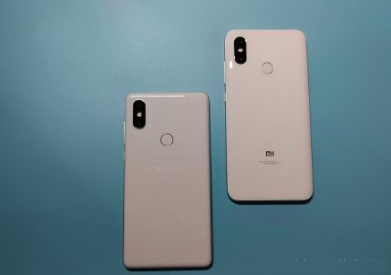 小米8和MIX2S哪個好？小米MIX2S和小米8區別對比