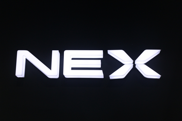 vivo NEX上手體驗：目前最酷的全面屏手機 售價是3898元