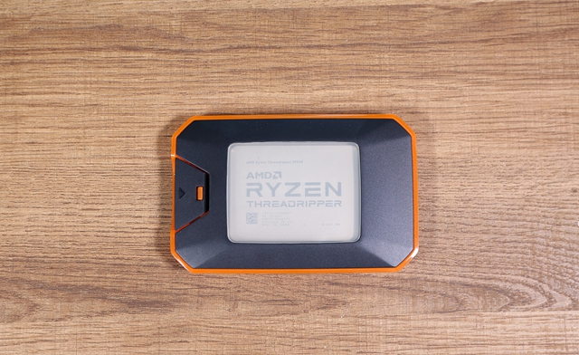 AMD線程撕裂者2990WX開箱圖賞 32核最強CPU來襲！