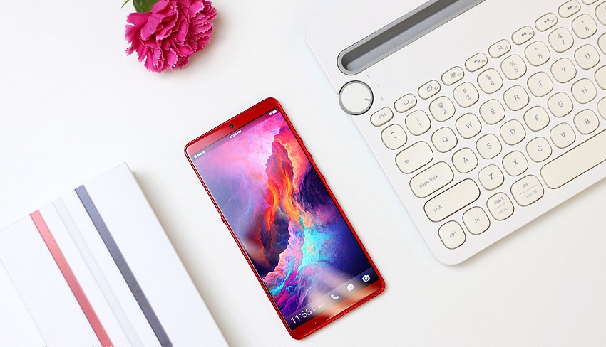 堅果Pro2s精美圖賞 高顏值中端手機，比小米8SE便宜1元