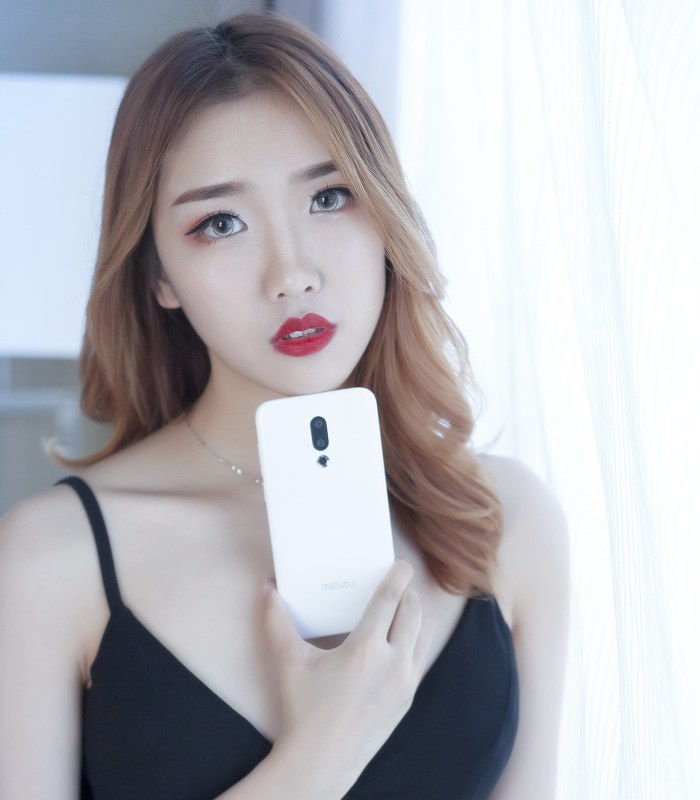 魅族16X汝窯白美女圖賞 手機(jī)真美人更美！(4/10)