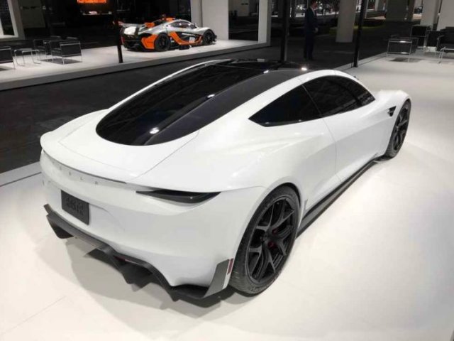 特斯拉新一代Roadster跑車戶外照曝光 售價(jià)20萬美元起