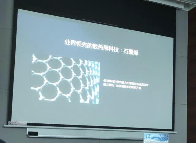 為什么說iPhoen XS不算是一款全能型手機？