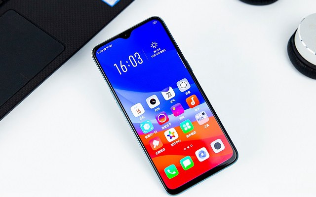 OPPO R15x真機圖賞：雙面玻璃+高顏值水滴屏,美得不可方物！