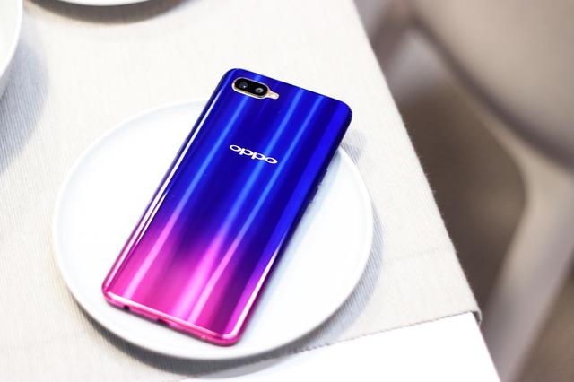 OPPO K1手勢拍照使用方法教程 OPPO K1手勢拍照怎么設置？
