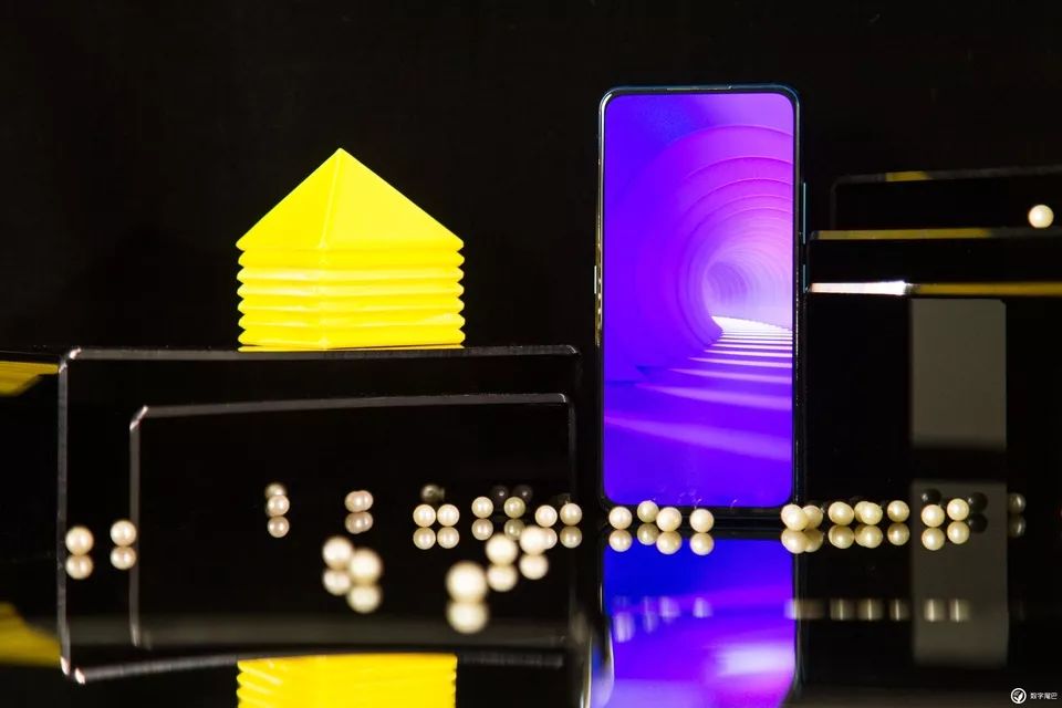 vivo NEX 雙屏版圖賞：既是實力派，也是「雙面派」