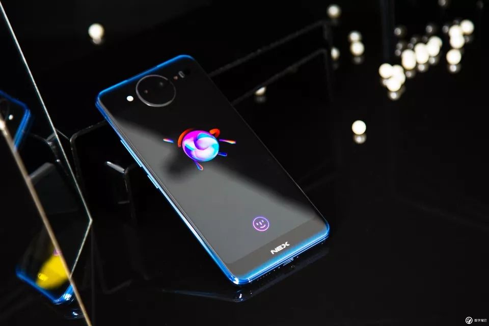 vivo NEX 雙屏版圖賞：既是實力派，也是「雙面派」