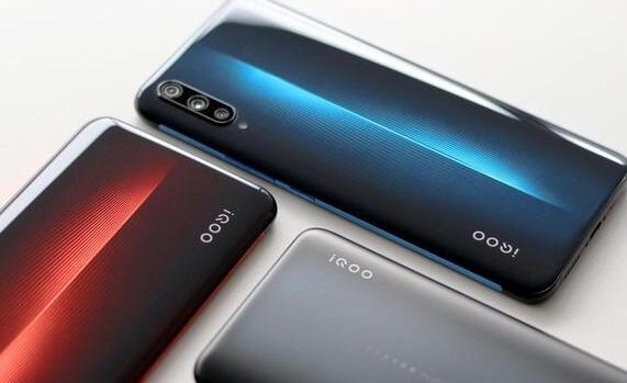 iQOO配置怎么樣？vivo iQOO真機開箱外觀圖賞