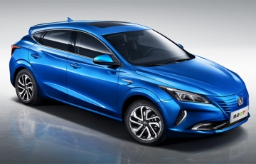 兩廂純電動(dòng)轎車長安逸動(dòng)ET正式上市：售價(jià)13.29萬元起，綜合續(xù)航405公里
