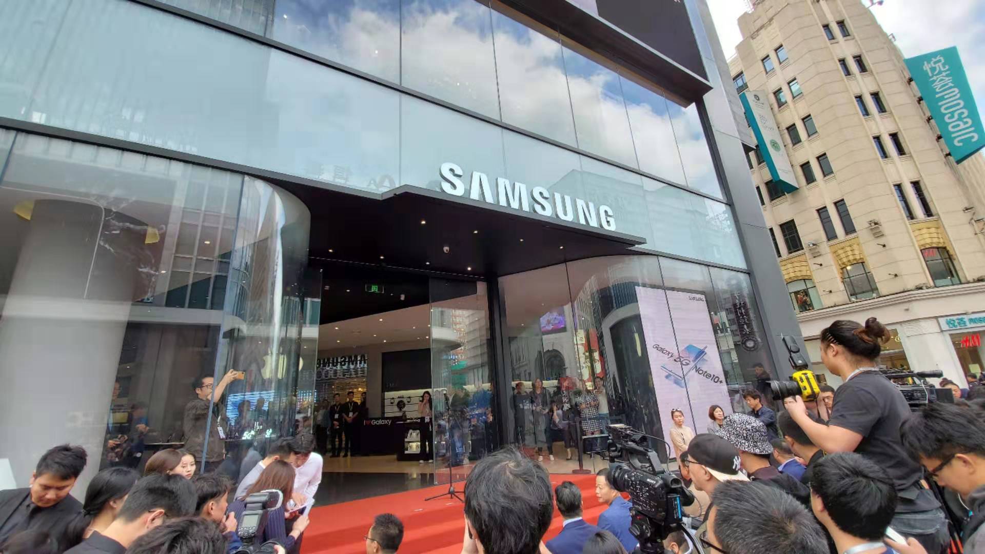 三星上海外灘旗艦體驗店開業 三星Galaxy A90 5G發布